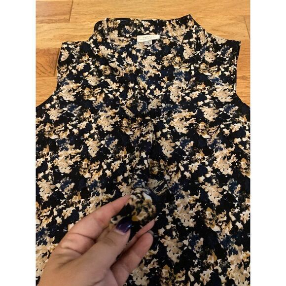 Tahari, women's dark patterned, sleeveless collared blouse with front tie sz sm - Picture 2 of 7